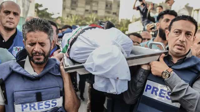 গাজায় নিহত সাংবাদিকের সংখ্যা বেড়ে ২১০