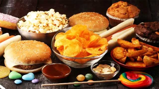 ক্যান্সার বাড়ায় যে ৫টি খাবার, যা আপনি প্রতিদিন খাচ্ছেন