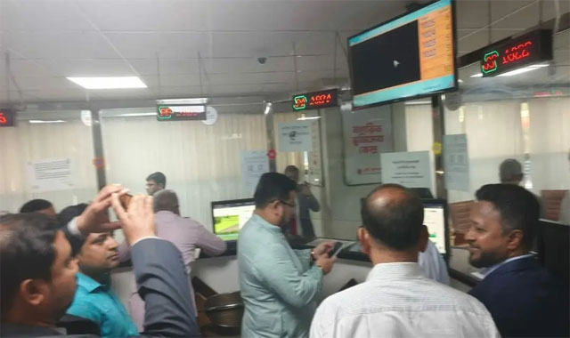 ভূমি ভবন পরিদর্শনে প্রতিমন্ত্রী, দ্রুত সেবা দেওয়ার নির্দেশ