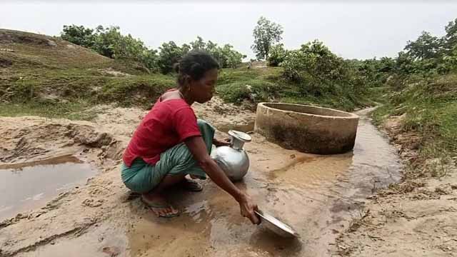 দুর্গাপুরে পাহাড়ি গ্রামে পানির কষ্টে মানুষ