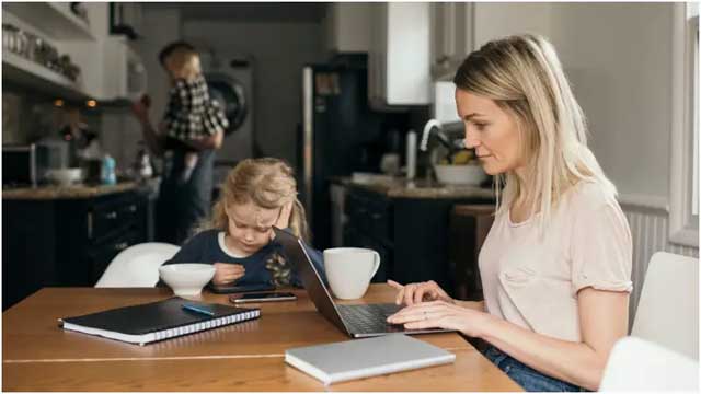 বাসায় বসেই চাকরি! প্রতি মাসে আয় ৩০,০০০-৫০,০০০ টাকা