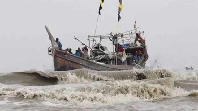 সাগরে লঘুচাপ, দেশের বন্দরগুলোতে ৩ নম্বর সতর্ক সংকেত