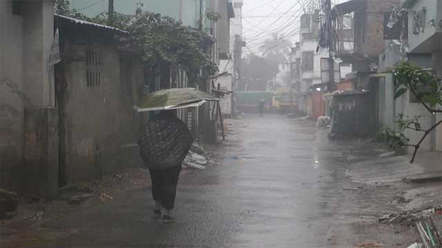 দেশের বিভিন্ন জায়গায় ভারী বর্ষণের আভাস