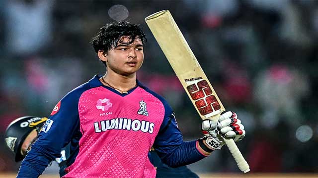 ১৪ বছর বয়সী বৈভবের বিশ্ব রেকর্ড গড়া সেঞ্চুরিতে উড়ে গেল গুজরাট