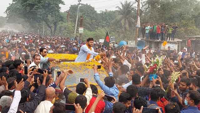 আওয়ামী লীগের প্রার্থী হয়ে প্রথমবার মাগুরায় সাকিব